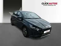 Usado Hyundai i20 101 CV (74 kW) 2025 Gris Utilitario