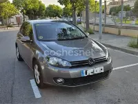 Usado VW Golf VII 105 CV (77 kW) 2012 Gris / plata Berlina