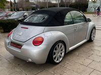 Usado VW New Beetle 102 CV (75 kW) 2005 Gris / plata Utilitario
