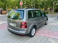 Usado VW Touran Advance 105 CV (77 kW) 2010 Gris / plata Monovolumen