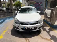 Usado Opel Astra GTC 110 CV (80 kW) 2010 Blanco Utilitario