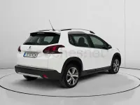Usado Peugeot 2008 Allure 110 CV (80 kW) 2017 Blanco SUV
