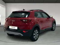Usado Kia Stonic 100 HP (73 kW) 2024 Vermelho SUV