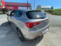 Usado Alfa Romeo Giulietta 120 CV (88 kW) 2021 Gris / plata Berlina