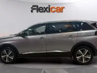Usado Peugeot 5008 Allure 136 CV (100 kW) 2024 Gris SUV