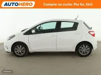 Usado Toyota Yaris Hybrid Active 101 CV (74 kW) 2017 Blanco Berlina