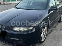 Usado Seat Leon Sport 150 CV (110 kW) 2002 Negro Utilitario
