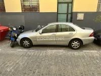 Usado Mercedes C220 Elegance 143 CV (105 kW) 2002 Gris / plata Berlina