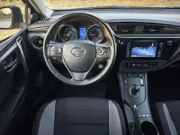 Usado Toyota Auris Hybrid Business Edition 136 CV (100 kW) 2016 Azul Utilitario