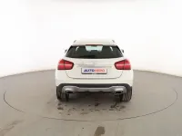 Usado Mercedes GLA180 Urban 122 CV (89 kW) 2017 Blanco SUV