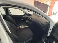 Usado Peugeot 308 SW Active 131 CV (96 kW) 2021 Blanco Familiar