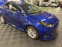 Usado Toyota Yaris Hybrid Active 116 CV (85 kW) 2021 Azul Berlina