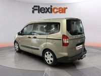 Usado Ford Tourneo Courier Ambiente 102 CV (75 kW) 2015 Gris Monovolumen
