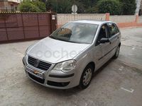 Usado VW Polo Advance 70 CV (51 kW) 2009 Gris / plata Utilitario