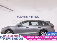 Usado Skoda Octavia Ambition 150 CV (110 kW) 2023 Gris / plata Familiar