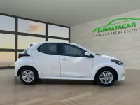 Usado Toyota Yaris Business Edition 115 CV (84 kW) 2022 Blanco Utilitario