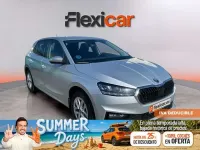 Usado Skoda Fabia Selection 95 CV (69 kW) 2025 Gris Utilitario