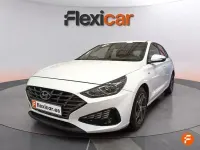 Usado Hyundai i30 120 CV (88 kW) 2021 Blanco Berlina