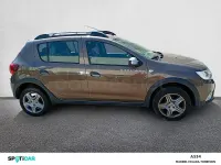 Usado Dacia Sandero Comfort 90 CV (66 kW) 2019 Marrón Berlina