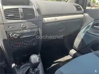 Usado Renault Clio II 80 CV (58 kW) 2003 Amarillo Berlina