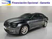 Usado Skoda Superb Ambition 150 CV (110 kW) 2017 Gris / plata Berlina