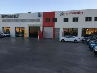 Usado Dacia Sandero Lauréate 90 CV (66 kW) 2015 Blanco Utilitario