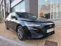 Usado Ford Focus ST-Line X 125 CV (91 kW) 2023 Negro Berlina