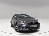 Usado Toyota Yaris Hybrid Active 116 CV (85 kW) 2024 Gris / plata Berlina