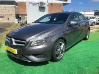 Usado Mercedes A180 Urban 109 CV (80 kW) 2013 Gris / plata Berlina