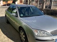 Usado Ford Mondeo Futura 130 CV (95 kW) 2006 Gris / plata Berlina
