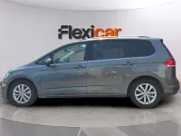 Usado VW Touran Advance 150 CV (110 kW) 2019 Gris Monovolumen