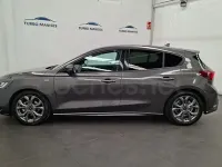 Usado Ford Focus ST-Line 155 CV (114 kW) 2026 Gris / plata Berlina