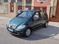 Usado Mercedes A180 Avantgarde 116 CV (85 kW) 2011 Verde Monovolumen