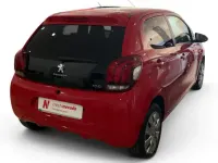 Usado Peugeot 108 Active 72 CV (52 kW) 2021 Rojo