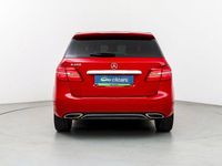 Usado Mercedes B200 156 CV (114 kW) 2018 Rojo Monovolumen