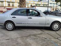 Usado Mercedes E320 Elegance 220 CV (161 kW) 1998 Gris / plata Berlina
