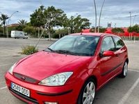 Usado Ford Focus Trend 115 CV (84 kW) 2004 Rojo Berlina