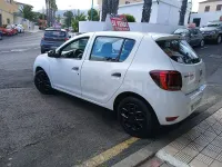 Usado Dacia Sandero Acces 73 CV (53 kW) 2019 Blanco Berlina