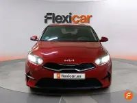 Usado Kia Ceed Style 100 CV (73 kW) 2023 Rojo Utilitario