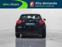 Usado Mercedes A180 Urban 109 CV (80 kW) 2014 Negro Utilitario