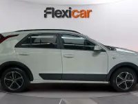 Usado Kia Niro 105 CV (77 kW) 2023 Blanco SUV