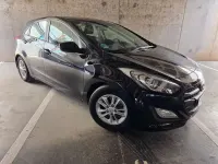 Usado Hyundai i30 100 CV (73 kW) 2015 Negro Utilitario