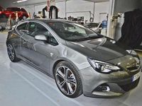 Usado Opel Astra GTC Sportive 200 CV (147 kW) 2017 Gris Utilitario