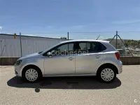 Usado VW Polo 90 CV (66 kW) 2016 Gris / plata Berlina