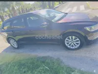 Usado VW Passat 120 CV (88 kW) 2015 Violeta / lila Familiar