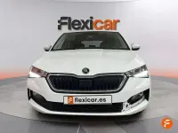 Usado Skoda Scala Selection 115 CV (84 kW) 2024 Blanco Utilitario