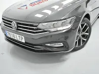 Usado VW Passat Executive 150 CV (110 kW) 2021 Gris / plata Berlina