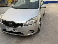 Usado Kia Ceed 115 CV (84 kW) 2010 Gris / plata Utilitario