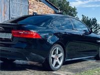 Usado Jaguar XE R-Sport 180 CV (132 kW) 2019 Negro Berlina