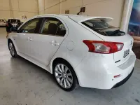 Usado Mitsubishi Lancer Sportback Motion 140 CV (102 kW) 2009 Blanco Berlina